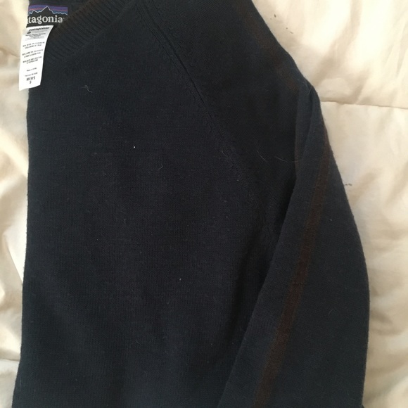 BlackBrown 1826Cashmere + Patagonia Sweater Bundle - Picture 3 of 5